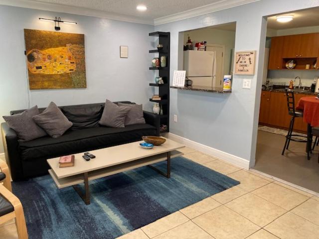 Modern 2/1 Apt Near Midtown And Beaches Miami Exterior foto